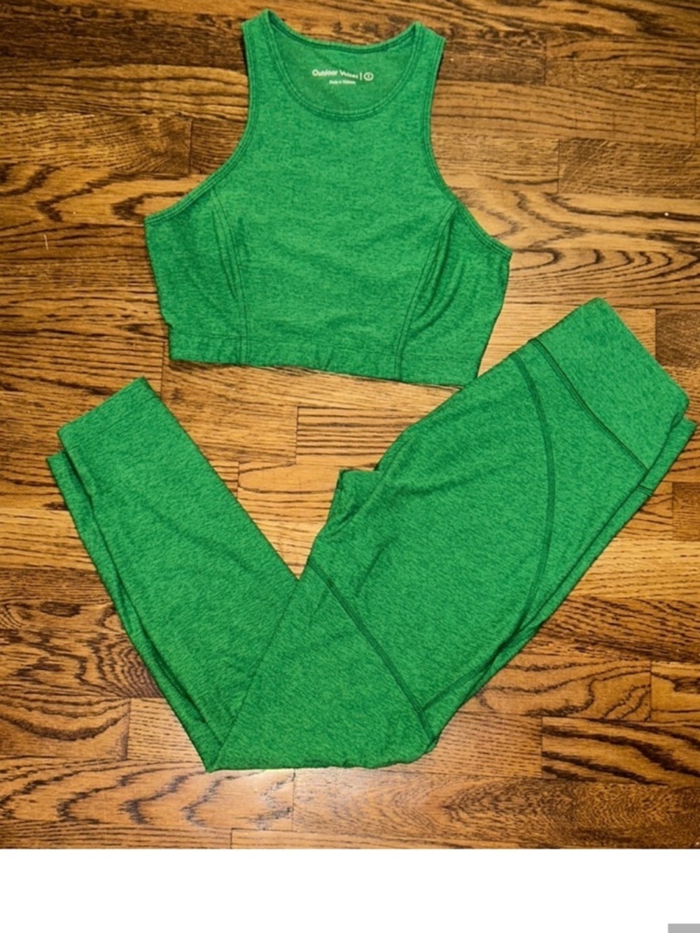 Outdoor Voices Vibrant Green Workout Set 💚 (Top + Leggings) Size Small - Picture 9 of 9